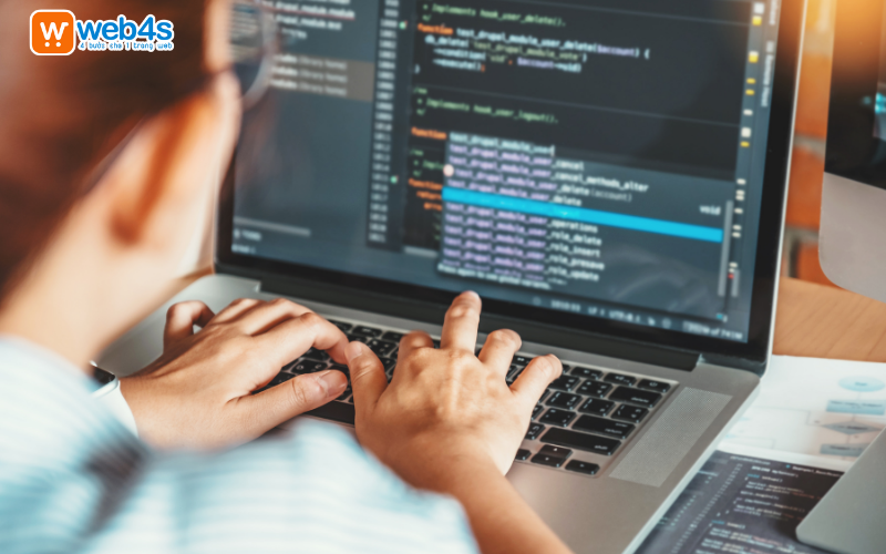 Phát triển và xây dựng tính năng cho website